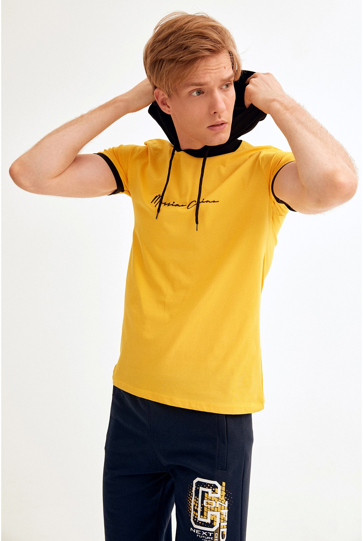 T-shirt yellow color