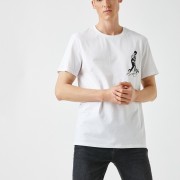  men's white T-shirt