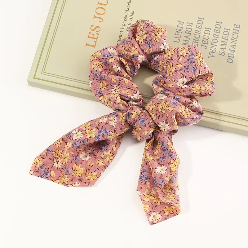 Flowery pink hair tie