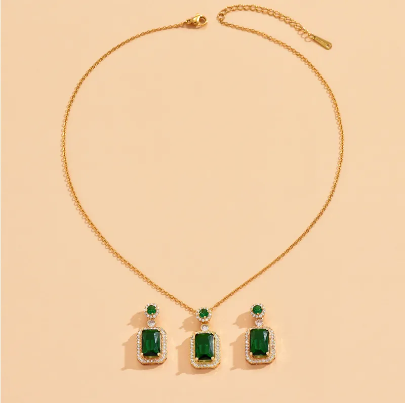 Green necklace and earrings accessories set