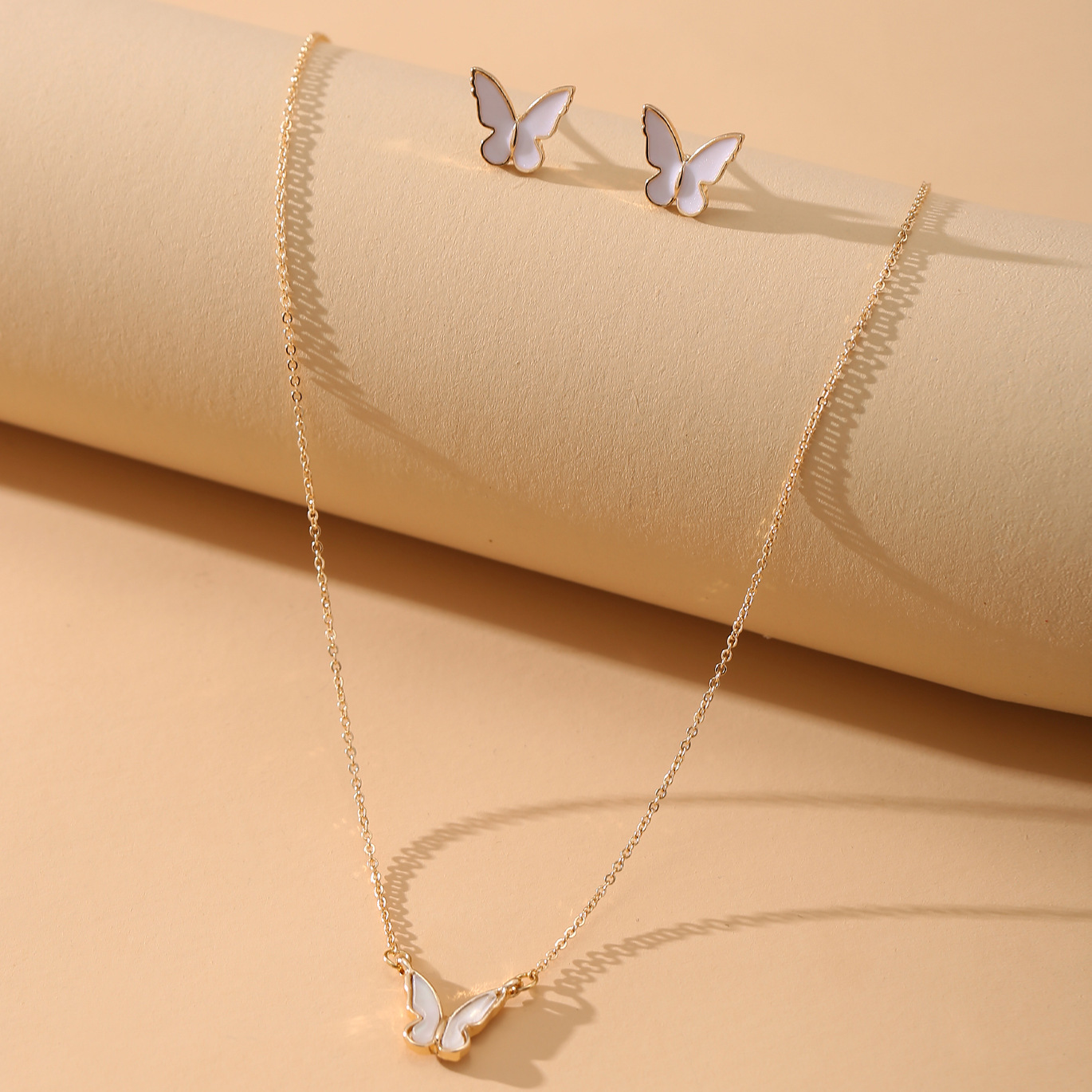 White butterfly accessories set