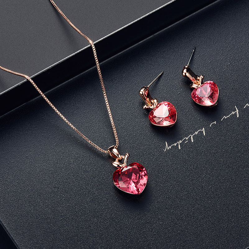 Pink heart crystal accessories set