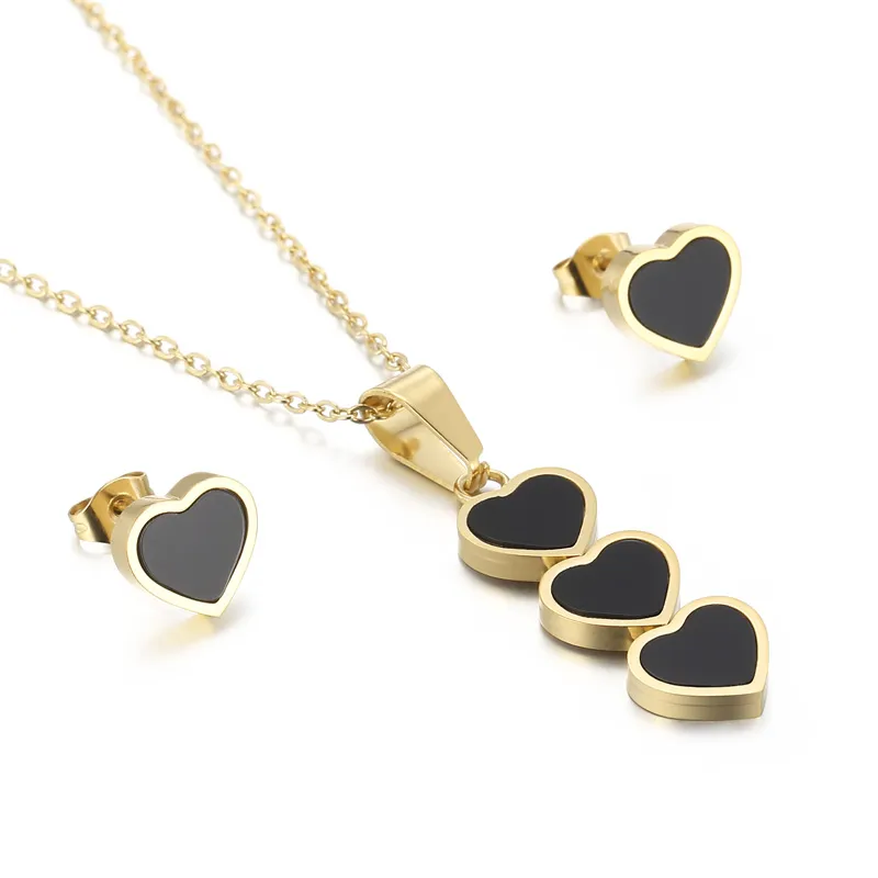 Black hearts accessory set