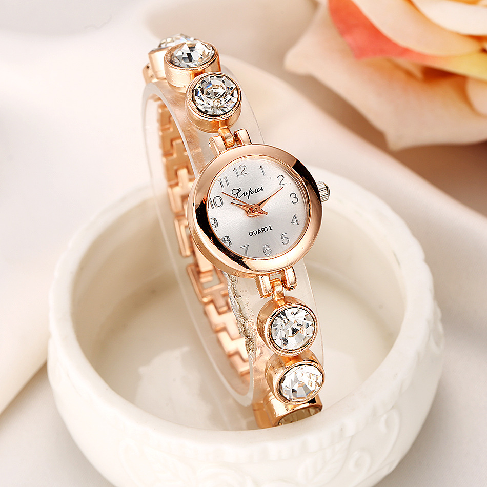 Shiny gold women's watch