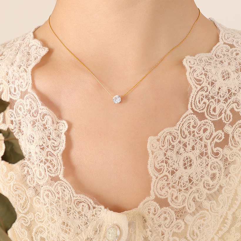 Women's necklace