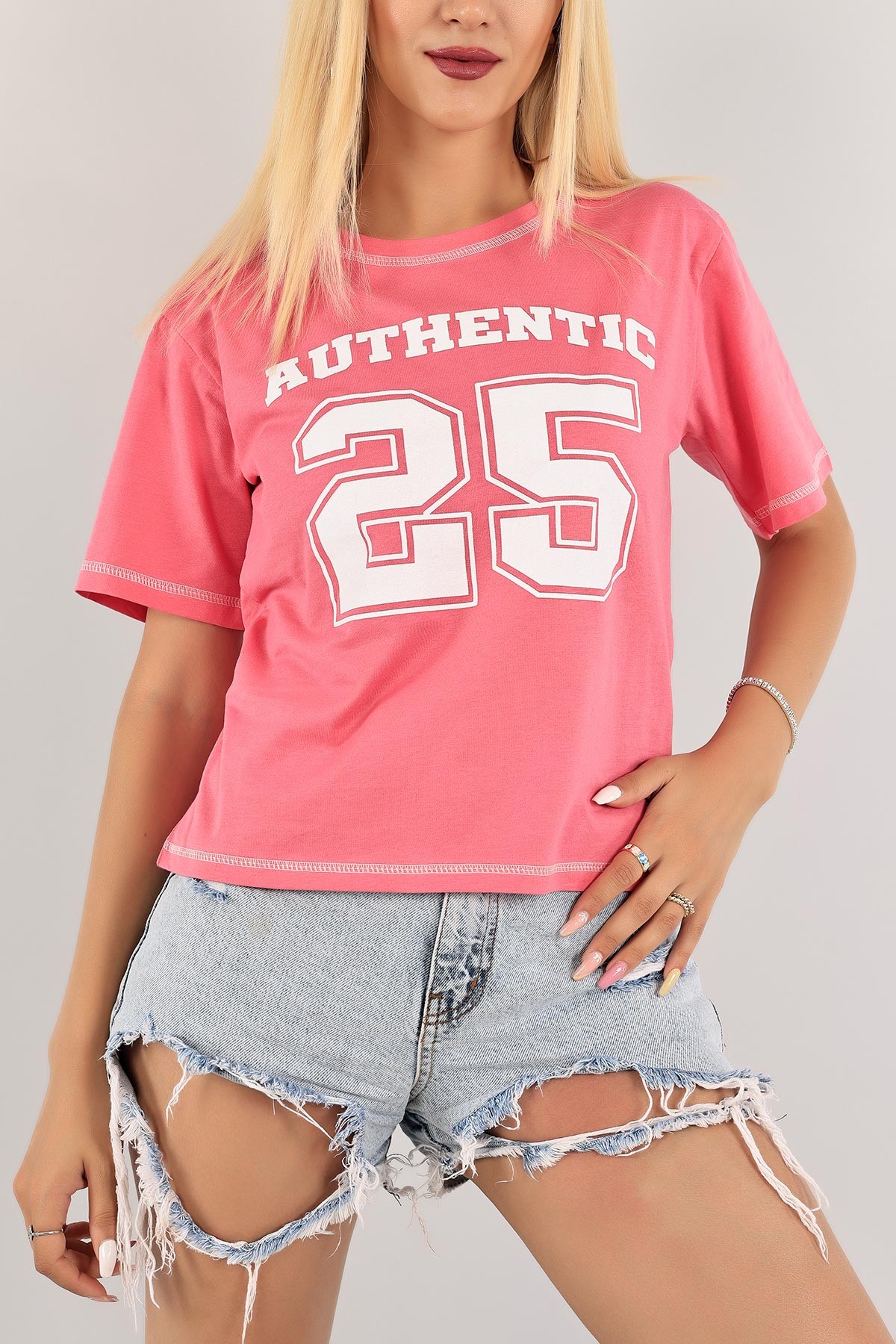 Women's pink T-shirt