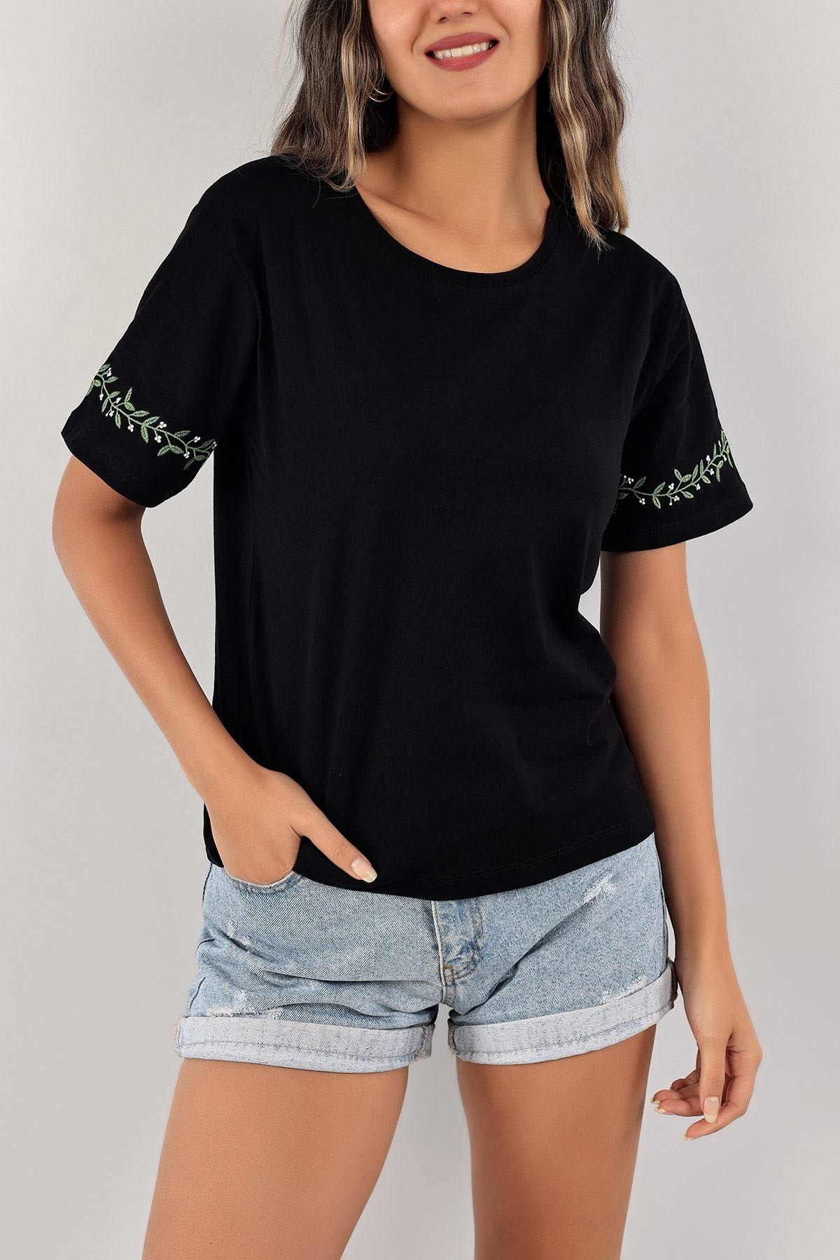 Women's black embroidered T-shirt