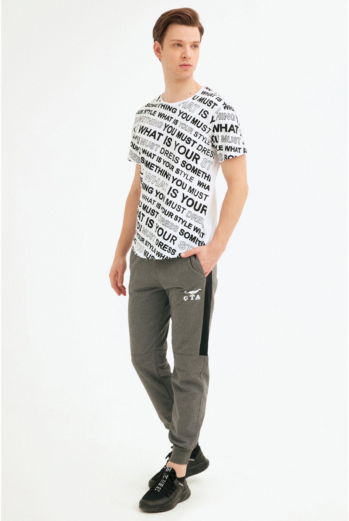 Men's trousers with side letters